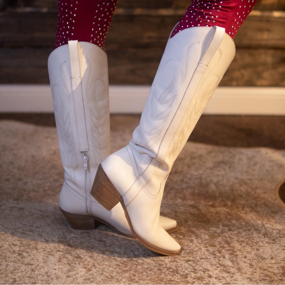Cowgirl boots white size 7